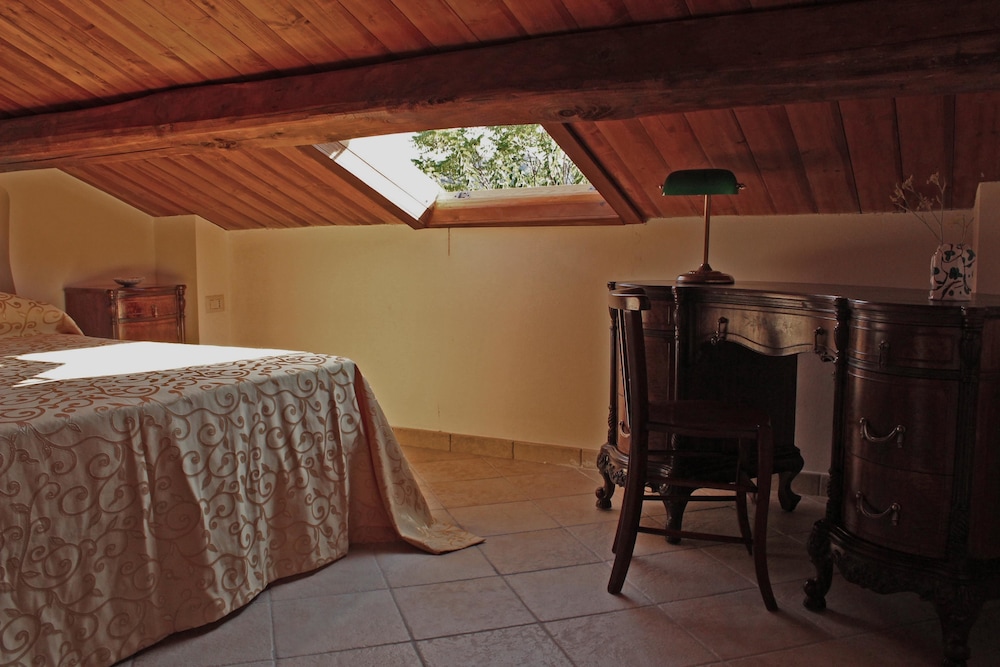 Traditional Apartment, Non Smoking, Garden Area photo 1