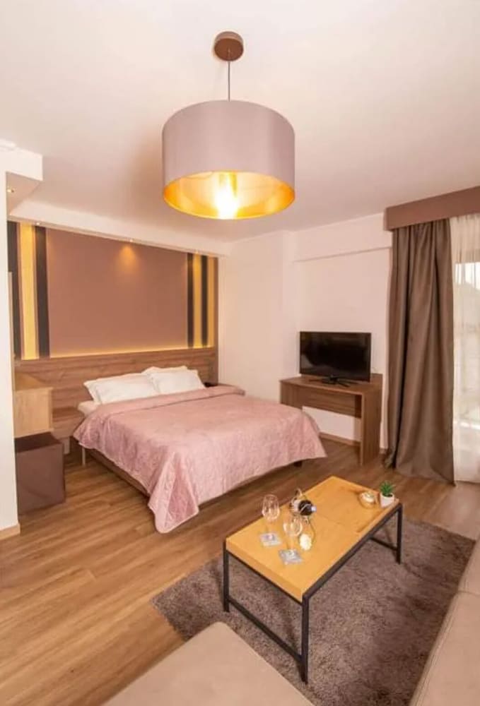 Junior Studio Suite