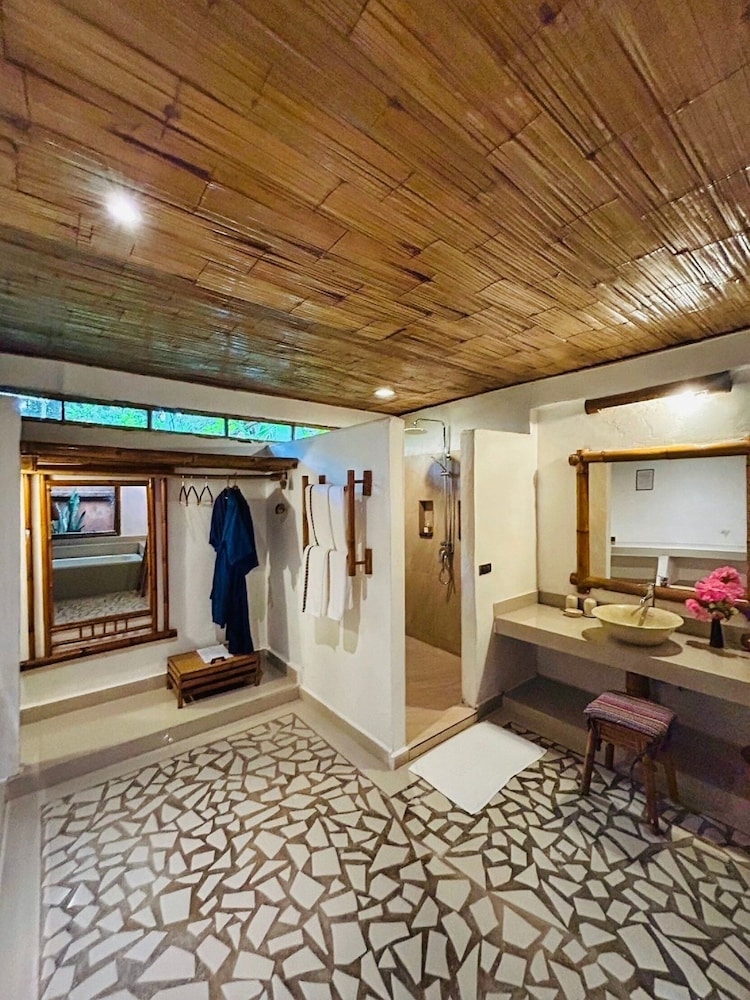 Upper Mountain Cottage - Photo 13