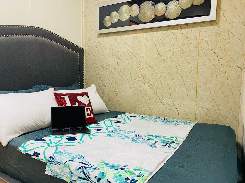 Deluxe Condo