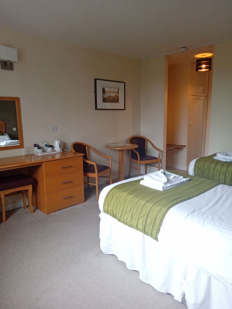 Twin Room, 2 Twin Beds photo 2