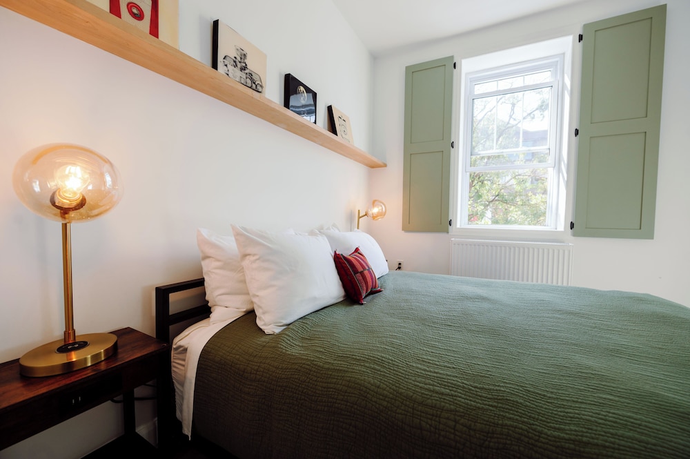 Deluxe Suite, City View