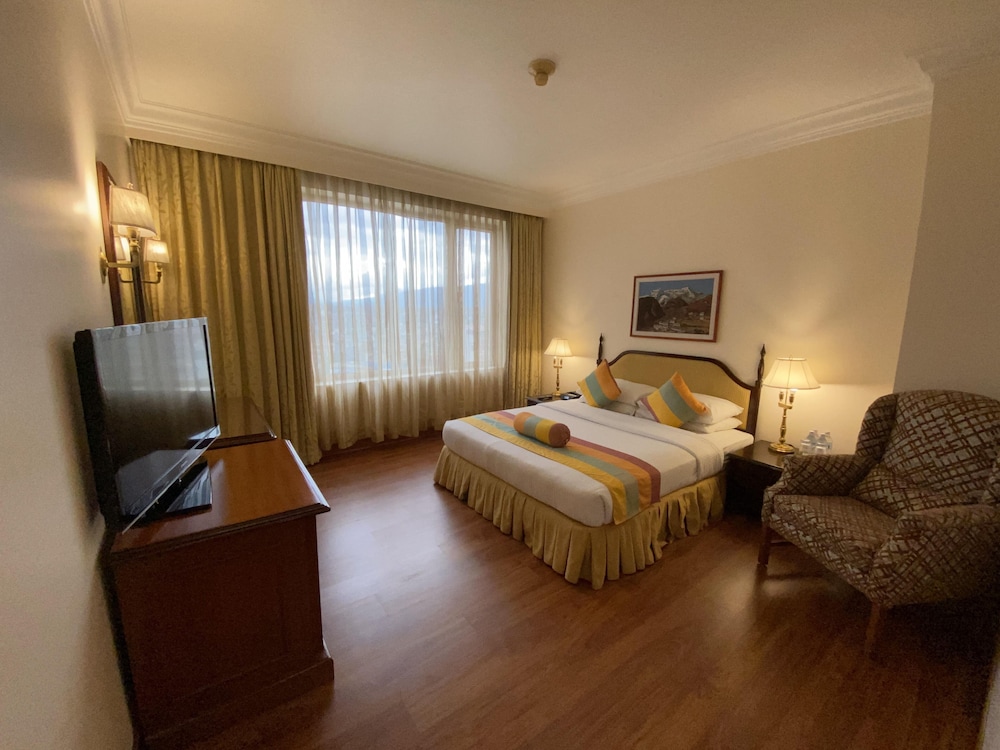 Suite - Photo 3