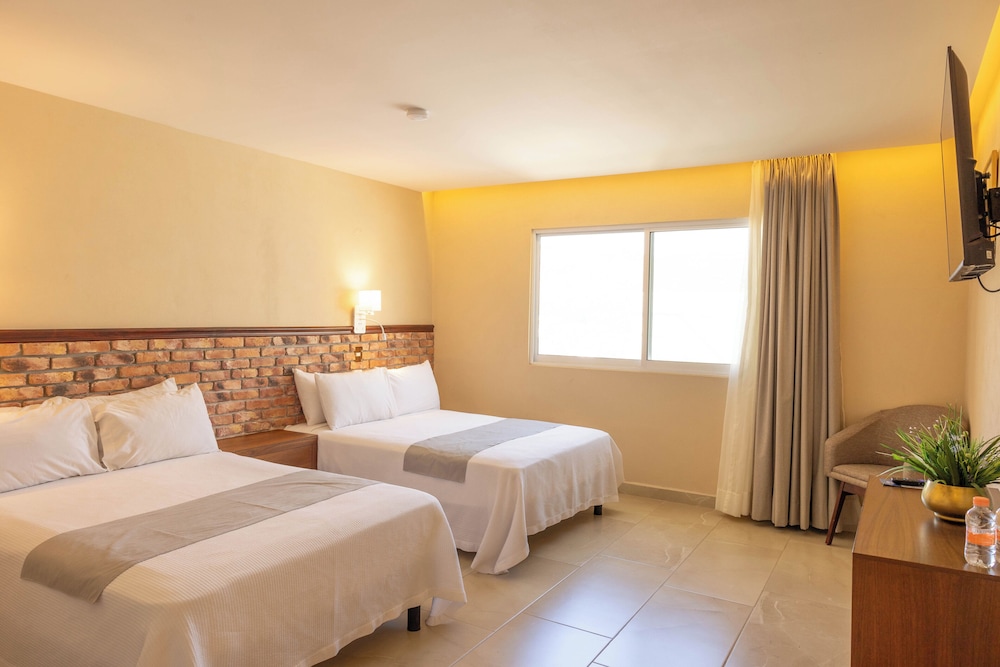 Superior Double Room, 2 Double Beds photo 3