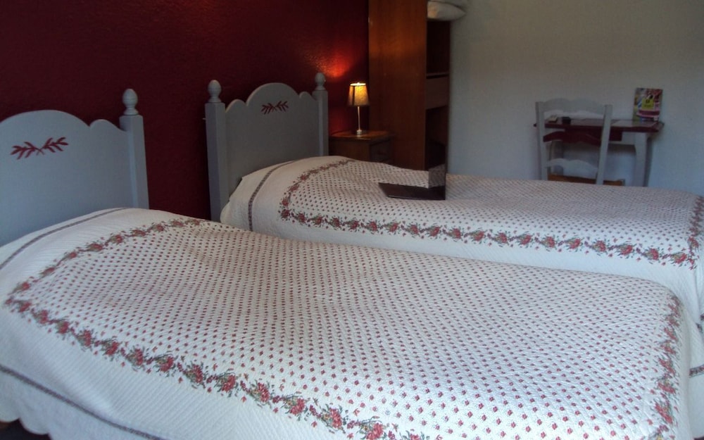 Standard Room, 2 Twin Beds photo 2
