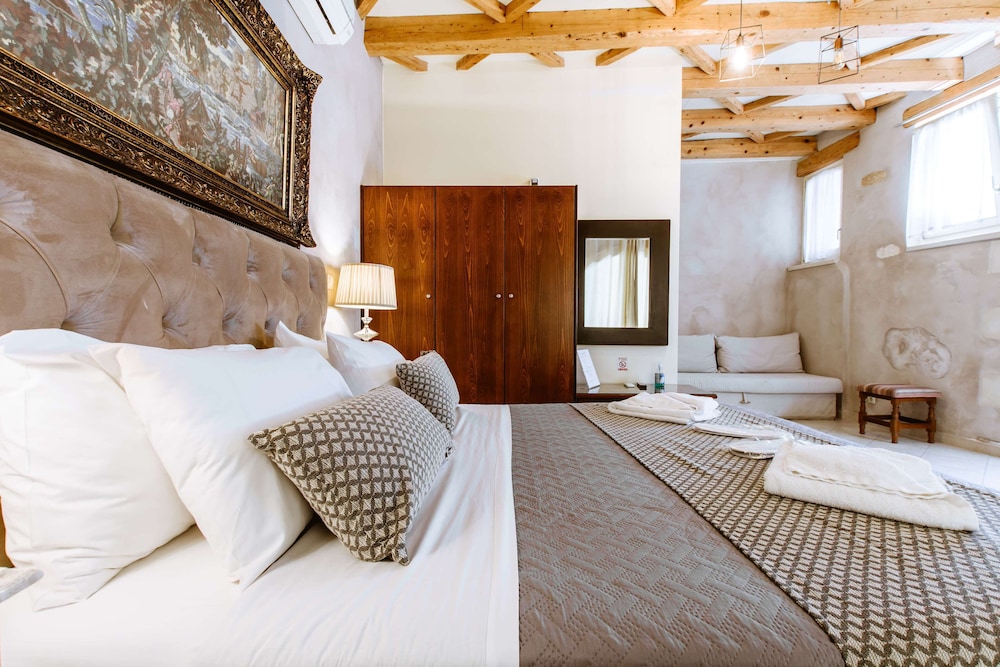 Superior Room - Photo 35