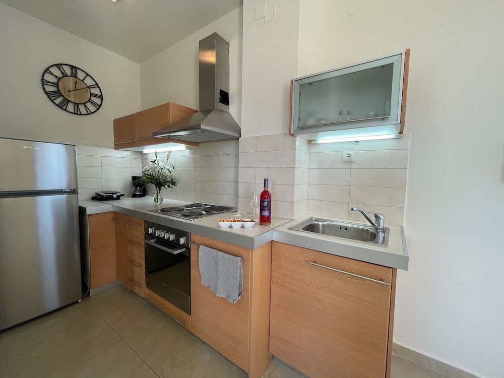 Artdeco Luxury Suites #C1 photo 2