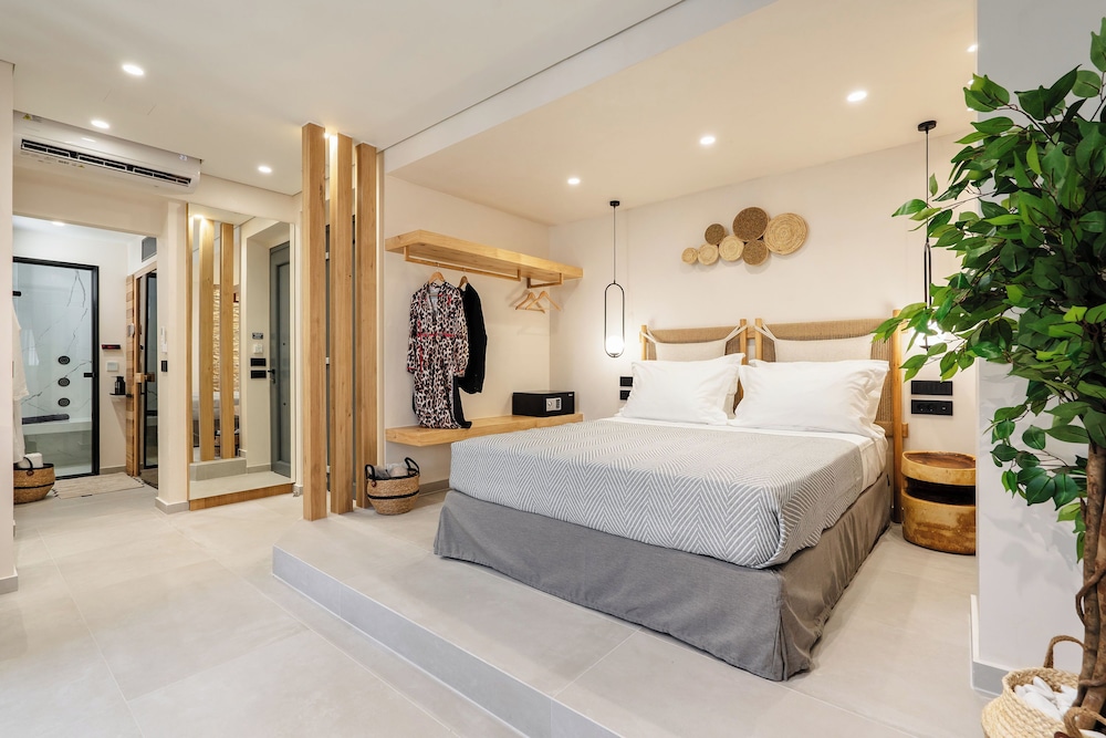 Deluxe Suite, Balcony