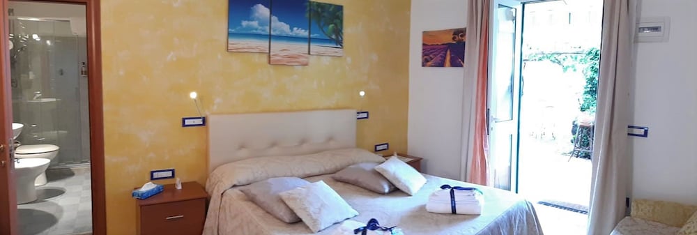 Double Room photo 3