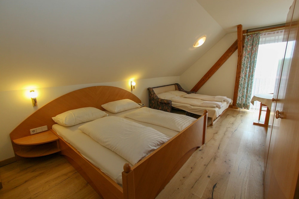 Comfort Double Room With Sofa Bed photo 3