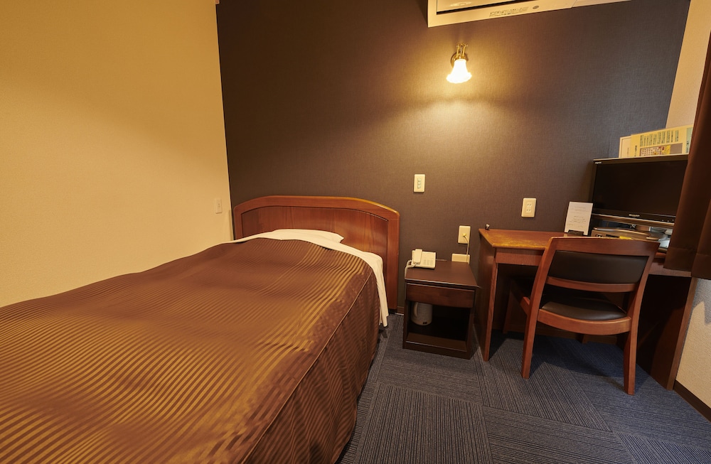 Single Room with Half board, Non Smoking