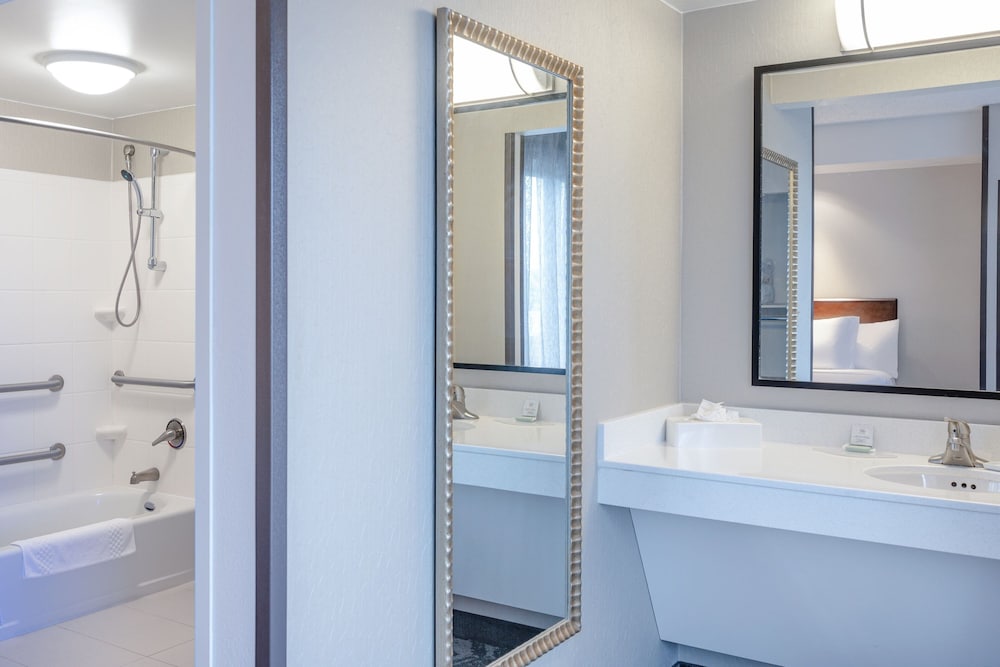 Suite, 2 Double Beds - Photo 6