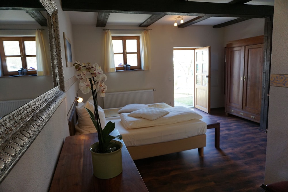 Comfort Single Room, 1 Queen Bed photo 1