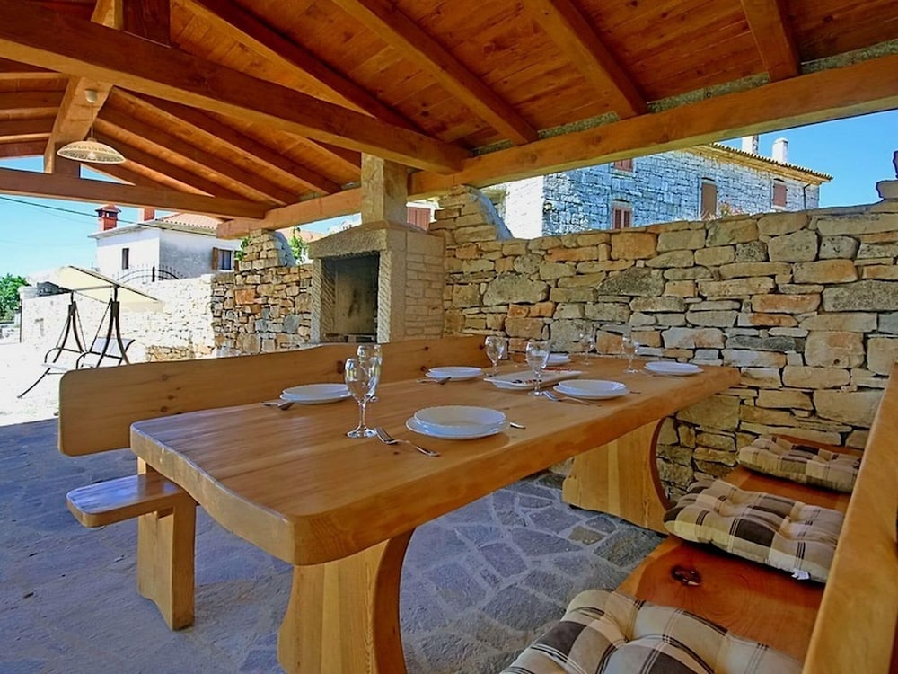 Villa photo 3