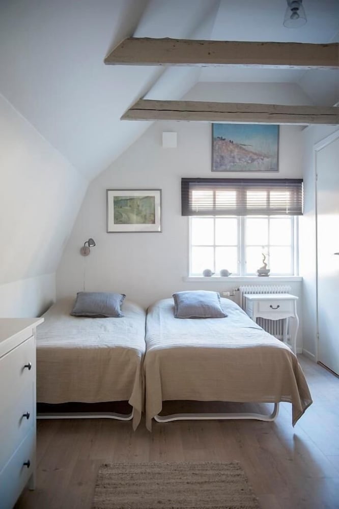 Deluxe Twin Room (Attic) photo 1