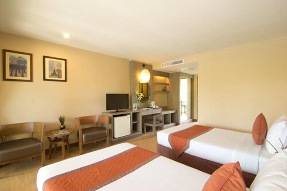 Superior Room, Pool View - Photo 7
