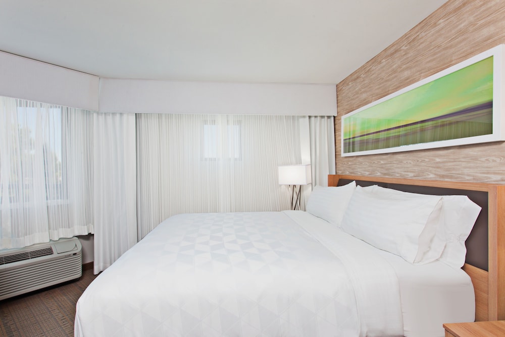 Suite, 1 Bedroom - Photo 3
