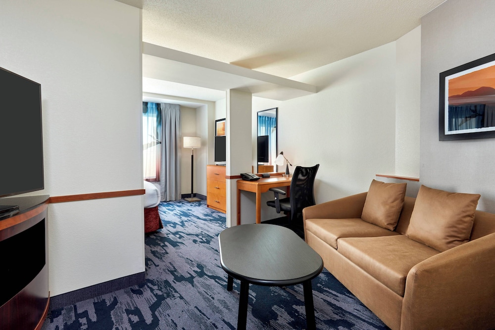 Suite, 1 King Bed (Living Area)