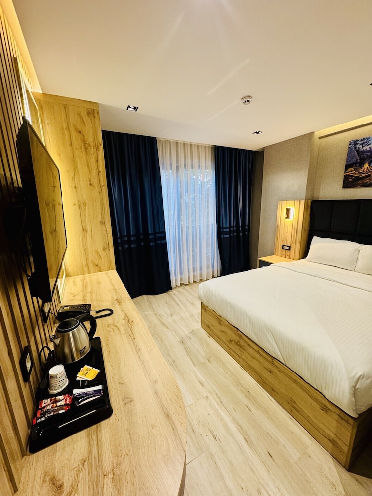 Deluxe Single Room