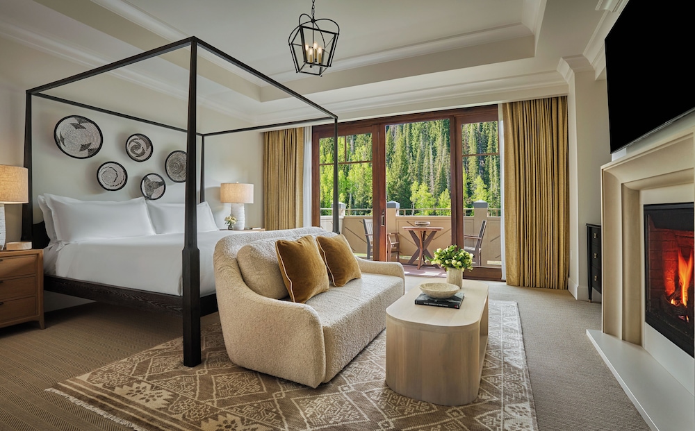 Room, Multiple Beds (Peak View) - Photo 1