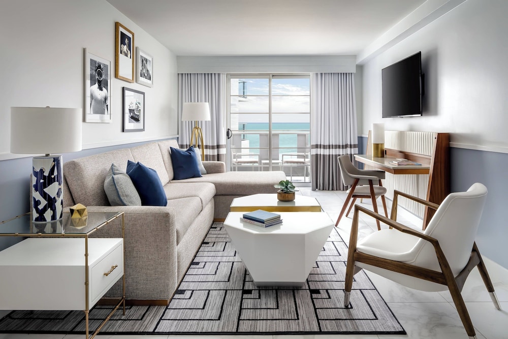 Suite, 1 Bedroom, Oceanfront (Mobility/Hearing Access, Roll-In Shwr) - Photo 2