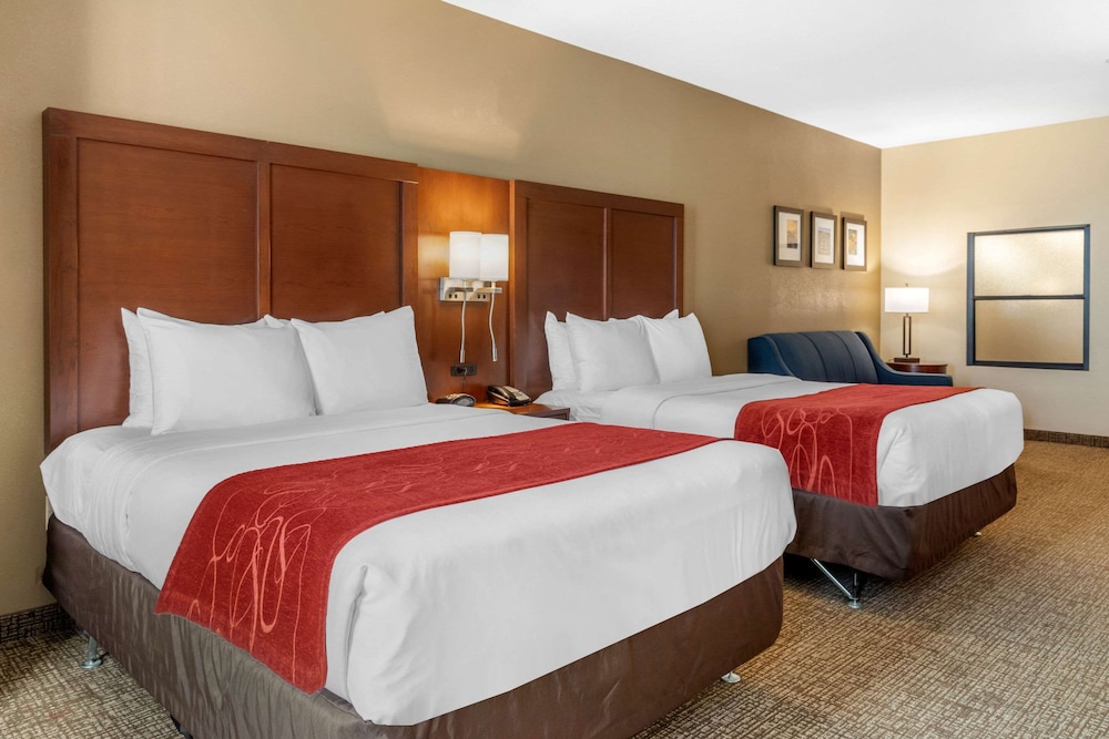 Suite, Multiple Beds, Non Smoking (Upgrade) - Photo 3