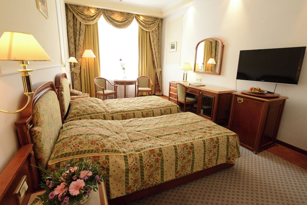 Standard Twin Room - Photo 4