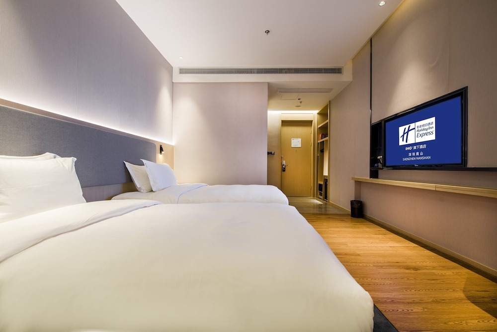 Standard Room, 2 Double Beds - Photo 1