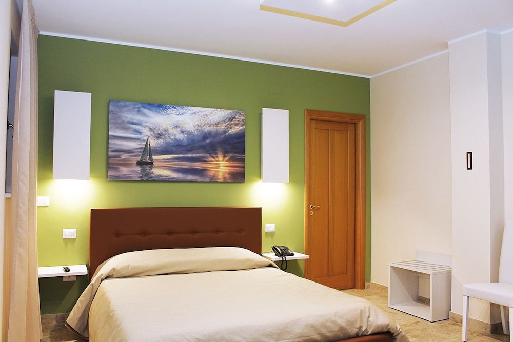 Basic Apartment, 1 Bedroom, Kitchenette (Barocco) photo 2