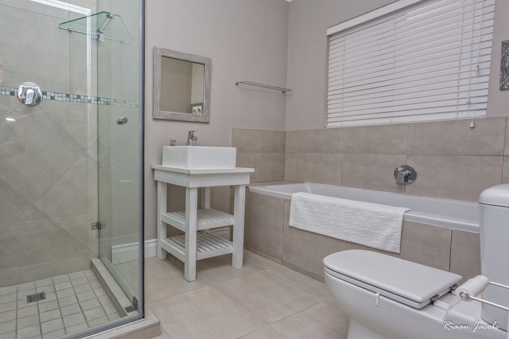 Superior House, 4 Bedrooms, Sea View, Oceanfront, photo 6