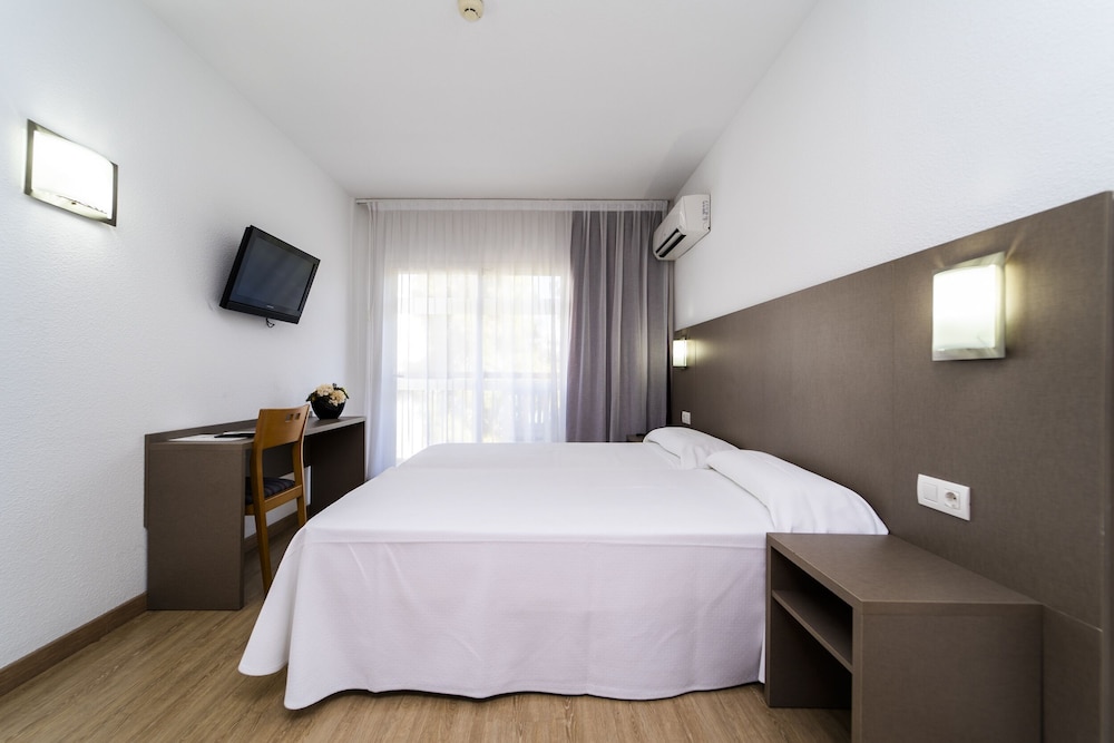 Standard Triple Room (3 Adultos)