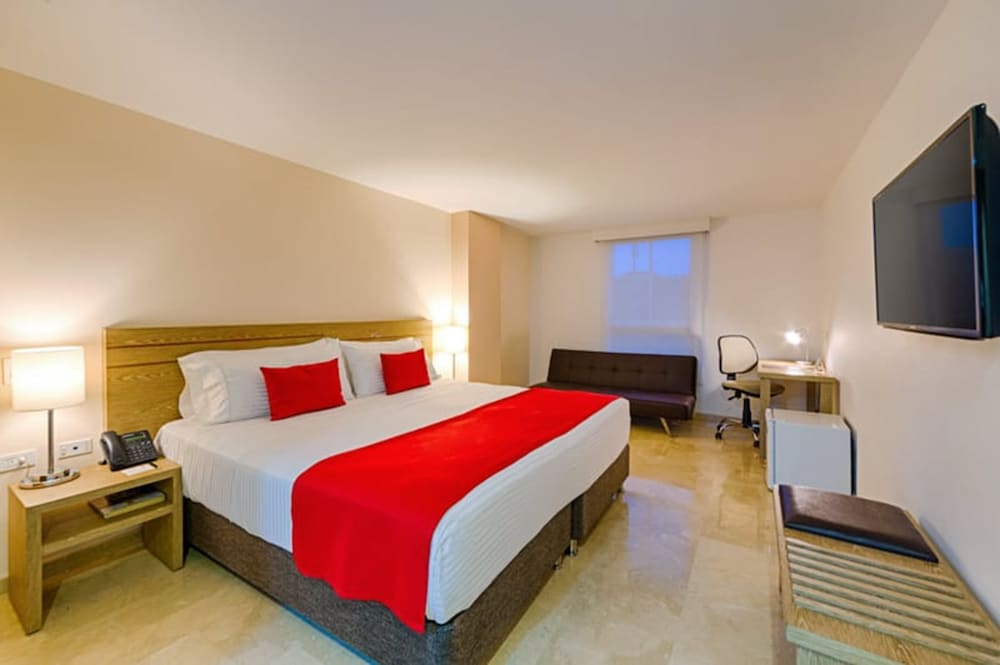 Premium Room, 1 King Bed photo 3