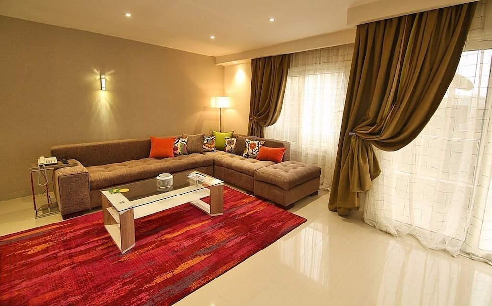 Deluxe Apartment