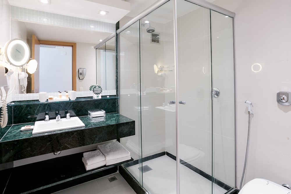 Deluxe Room, Sea View thumbnail 5