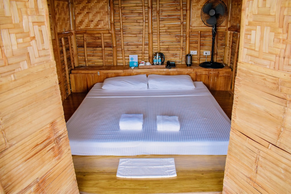 Glamping Hut photo 2