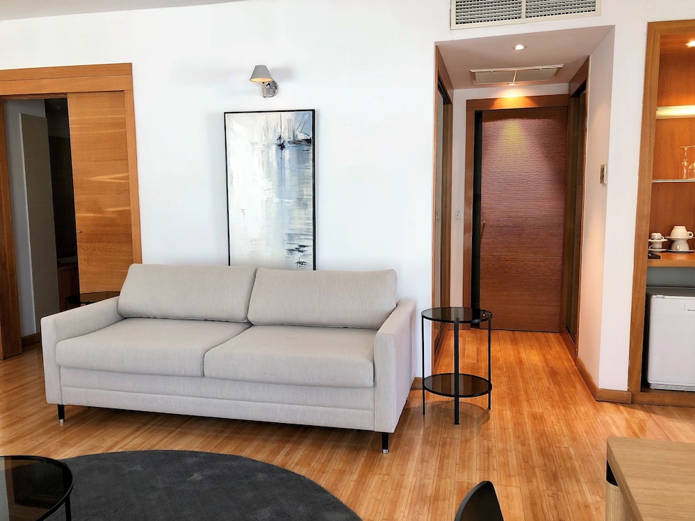 Lucury Suite (Annex Building Genovese, Harbour Side) photo 3