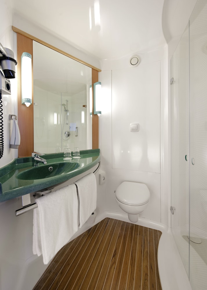 Room, 2 Twin Beds - Photo 6