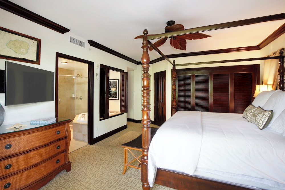 Grand Room, 2 Bedrooms, Beachfront (Unit A107, Premier, 3Bath)