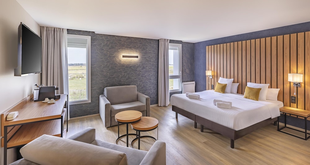 Suite, 1 Queen Bed, Non Smoking, Terrace (with Sofabed) - Photo 1