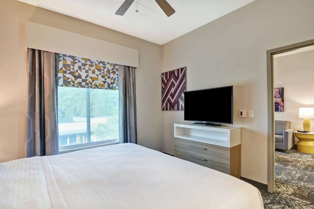 Suite, 1 King Bed with Sofa bed, Non Smoking - Photo 2
