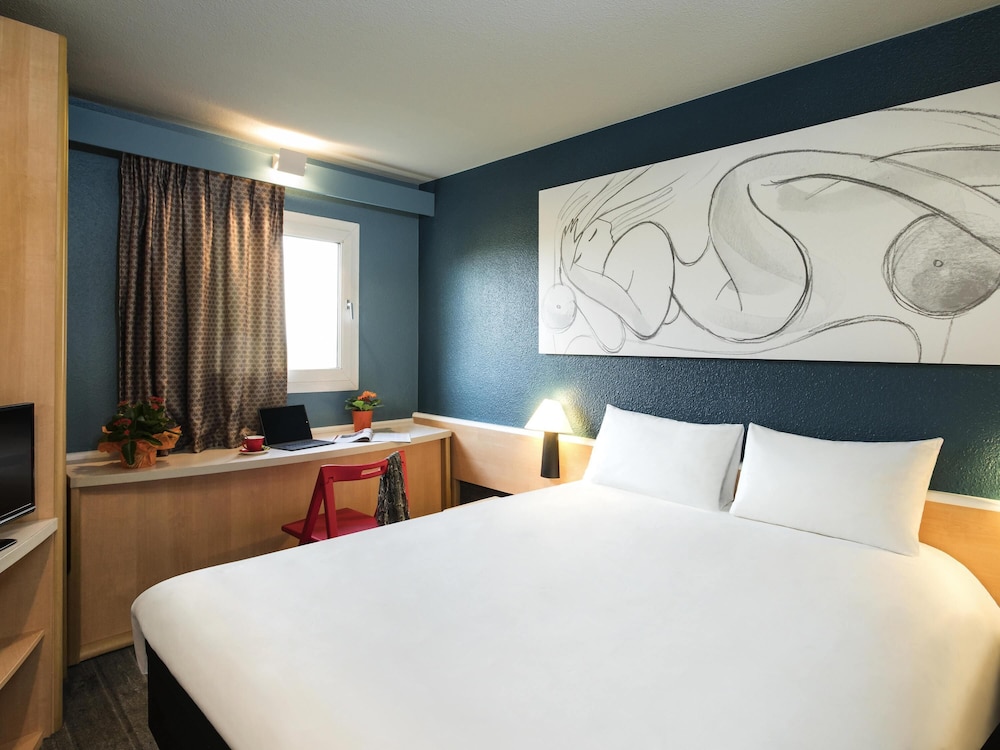 Standard Room, Multiple Beds - Photo 5