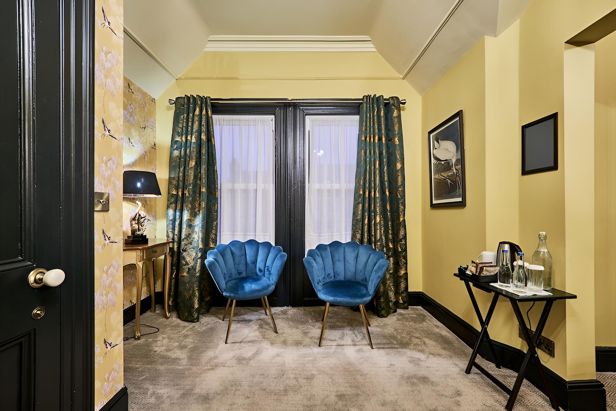 Double Room (Gay McIntyre) photo 2