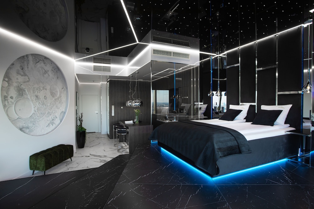 Moon Suite with hot tub