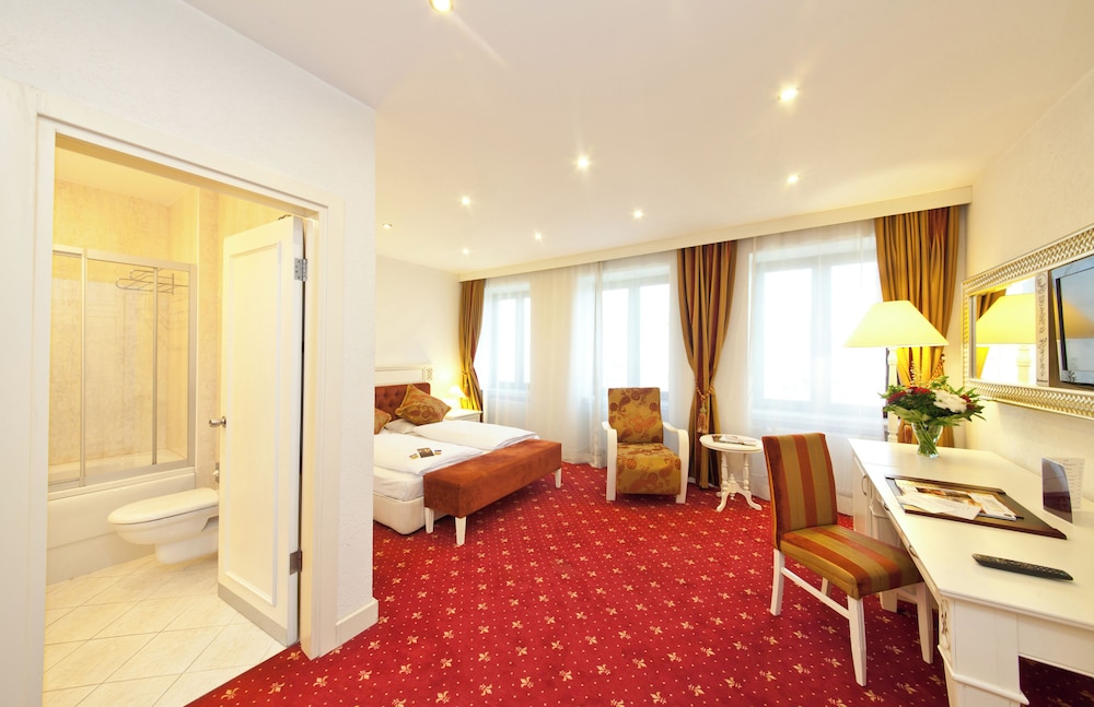 Superior Double Room Single Use photo 2