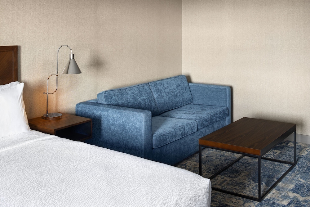 Traditional Room, 1 King Bed with Sofa bed - Photo 3
