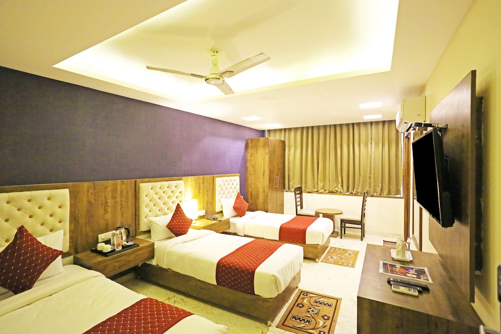 Classic Triple Room, City View - Photo 12