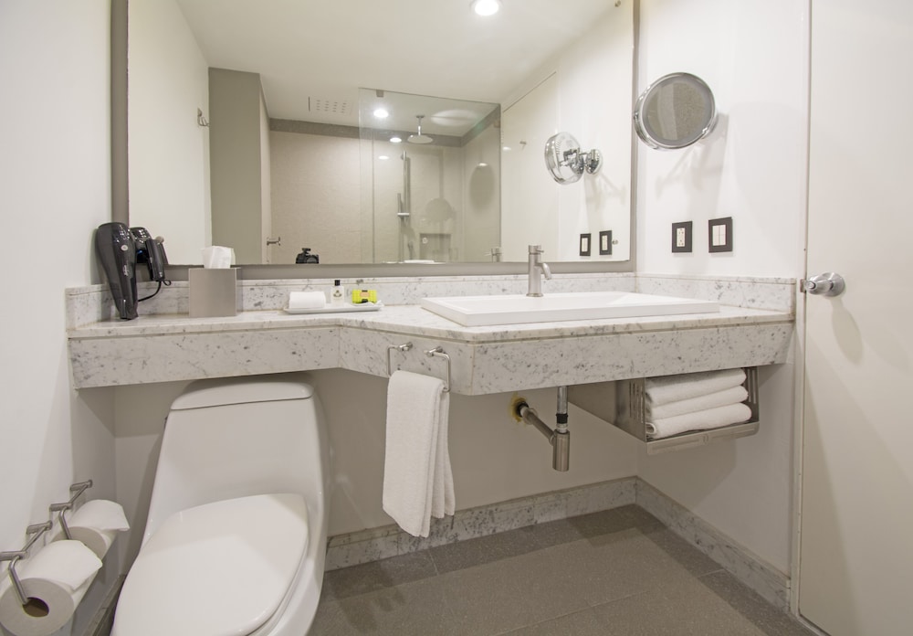 Classic Room, 2 Double Beds, Accessible photo 3