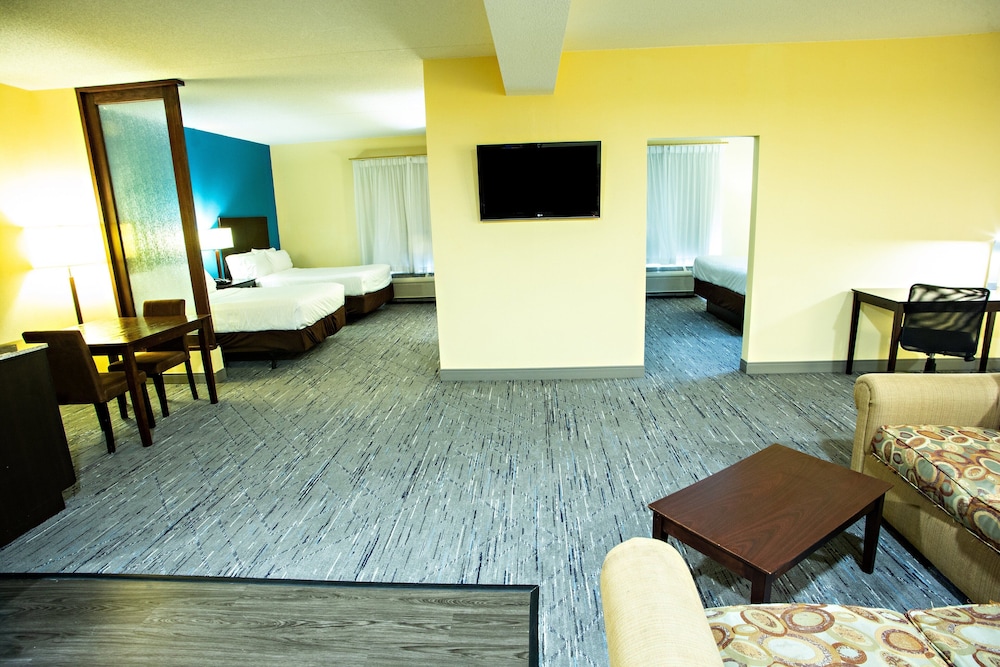 Suite, Multiple Beds photo 2