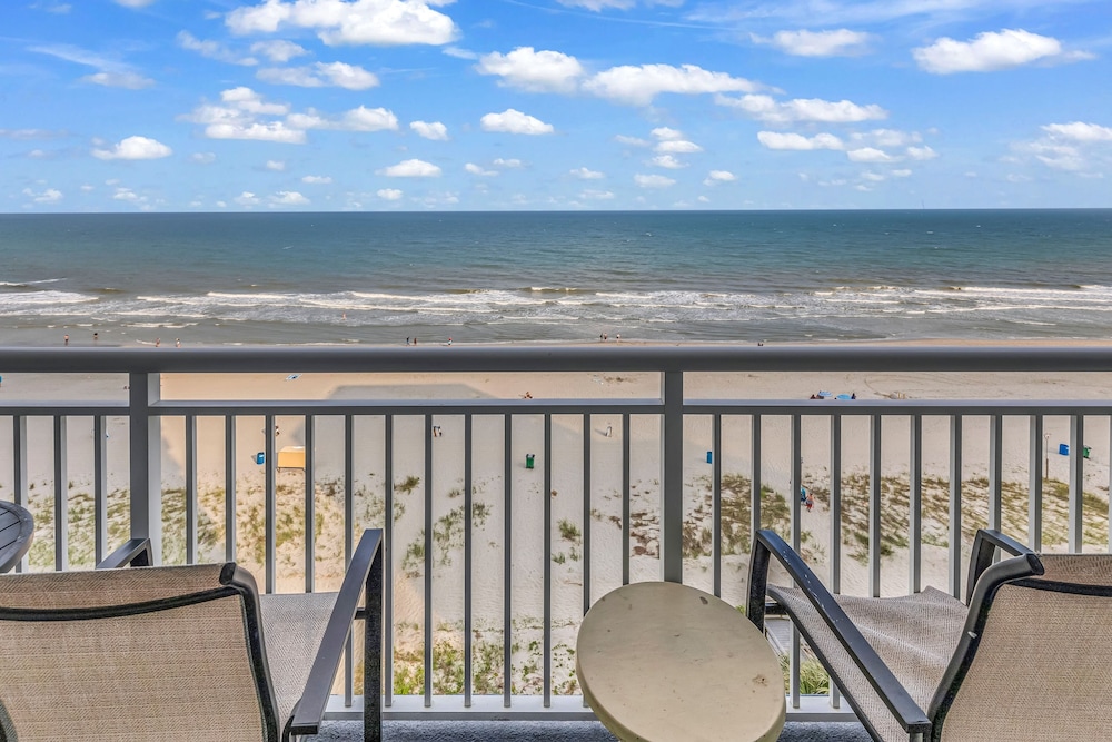 Family Condo, 2 Bedrooms, Beach View, Beachfront photo 2