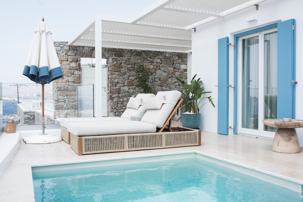 Superior Suite with Private Pool - Photo 4